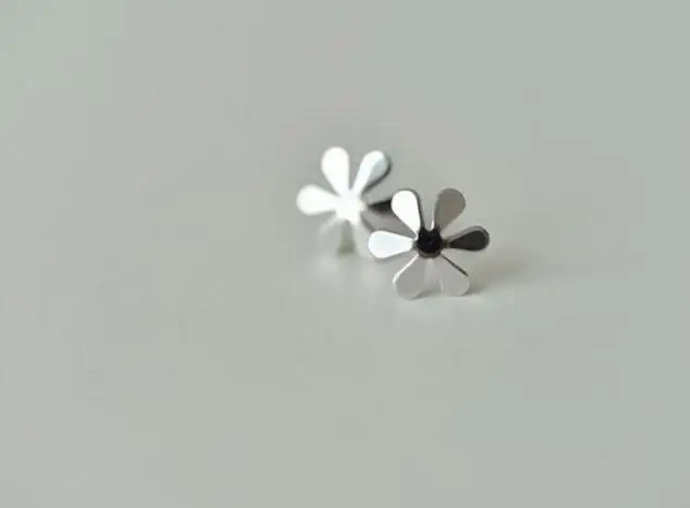 925 Sterling Silver Jewelry Six Leaves Flower Smooth Stud Earrings For Women Spring Accessory Jewelry S-E128
925 Sterling Silver Jewelry Six Leaves Flower Smooth Stud Earrings For Women Spring Accessory Jewelry S-E128
