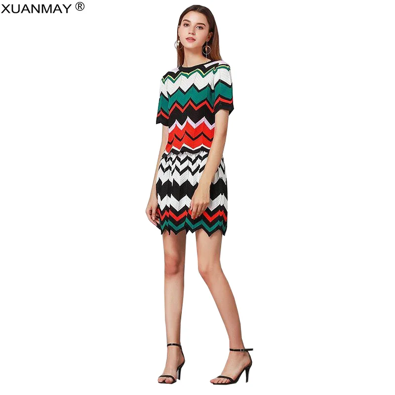 Summer striped Short-sleeved Thin sweater and short skirt Two-piece suit 2019 new bohemian style Knit ladies suit Sweater dress
Summer striped Short-sleeved Thin sweater and short skirt Two-piece suit 2019 new bohemian style Knit ladies suit Sweater dress
