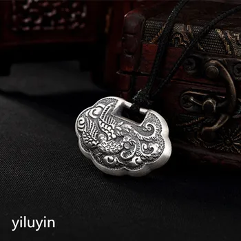 KJJEAXCMY Fine jewelry S990, hollowed out, clover flowers, riches and fringes, pure silver Thai silver sweater chain pendant
KJJEAXCMY Fine jewelry S990, hollowed out, clover flowers, riches and fringes, pure silver Thai silver sweater chain pendant