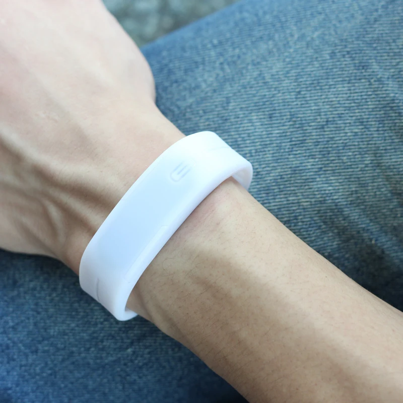 Military Sport Digital Watch Men Women LED Ring Ultra-thin Dial Rubber Bracelet Fitness Wristband Kids Electronic Clock relogio
Military Sport Digital Watch Men Women LED Ring Ultra-thin Dial Rubber Bracelet Fitness Wristband Kids Electronic Clock relogio