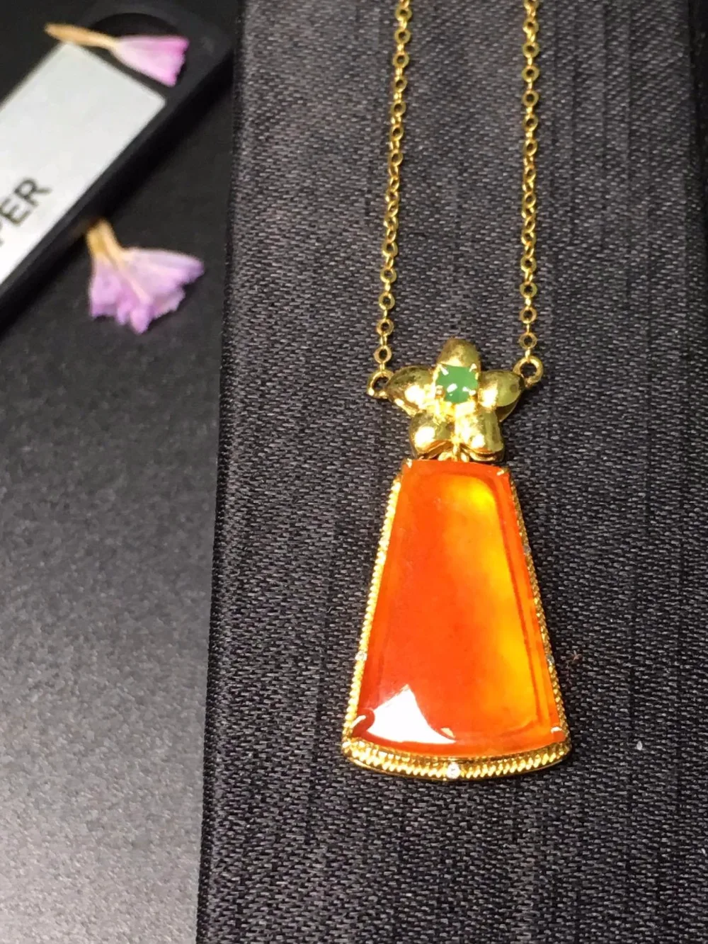 Fine Jewelry 18K Yellow Gold Buddism Buddha 100% Natural Red Burmes Jade Gemstones Pendant Necklace Fine Pendants Necklaces
Fine Jewelry 18K Yellow Gold Buddism Buddha 100% Natural Red Burmes Jade Gemstones Pendant Necklace Fine Pendants Necklaces