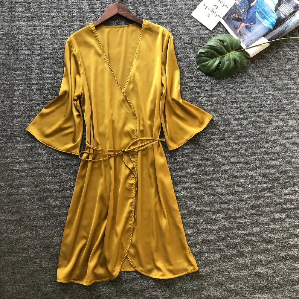 Women Robe Satin Sleepwear Robes Female Spring Silk Nightwear Sexy Ladies Nightdress Home Dress Robe Sleep Lounge Bride Robe
Women Robe Satin Sleepwear Robes Female Spring Silk Nightwear Sexy Ladies Nightdress Home Dress Robe Sleep Lounge Bride Robe