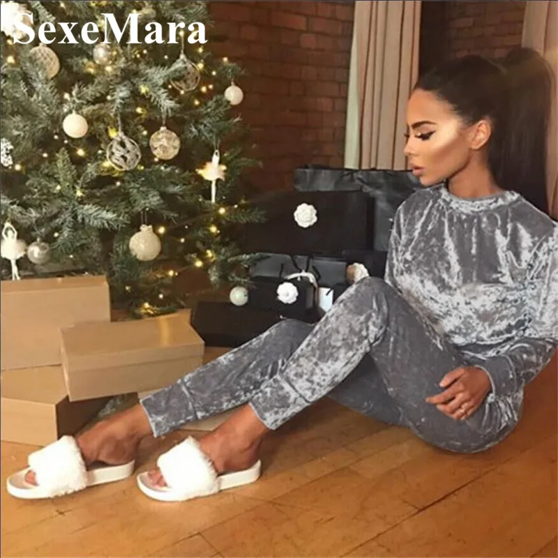Velvet Two Piece Set Top and Pants Tracksuit Women Sweat Suits 2019 Winter Women Pants Suits Casual Jogger Set D38-AG-9
Velvet Two Piece Set Top and Pants Tracksuit Women Sweat Suits 2019 Winter Women Pants Suits Casual Jogger Set D38-AG-9
