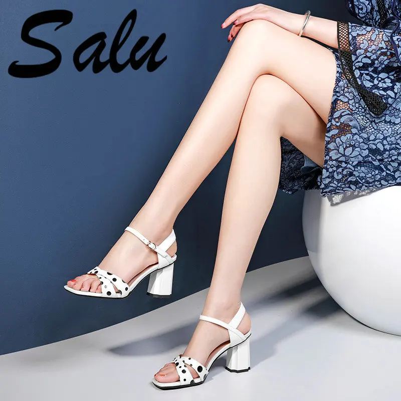 Salu Fashion Ankle Strap Women Genuine Leather Shoes Woman Elegant High Heeled Wedding Party Shoes Female Platforms Sandals
Salu Fashion Ankle Strap Women Genuine Leather Shoes Woman Elegant High Heeled Wedding Party Shoes Female Platforms Sandals