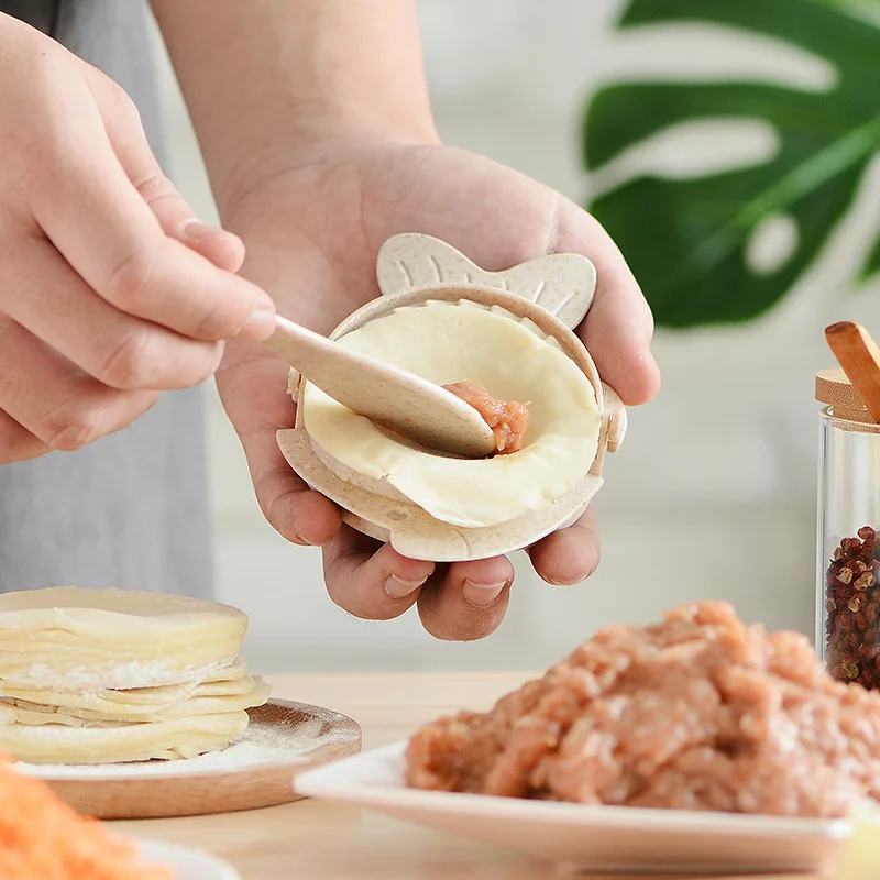 Wheat straw dumplings creative household manual dough squeeze pie mold dumpling mold and filling spoon set kitchen gadget
Wheat straw dumplings creative household manual dough squeeze pie mold dumpling mold and filling spoon set kitchen gadget