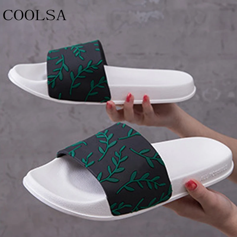COOLSA Men's Summer House Slippers Outside Black Leaf Flat Sandals Men Slides Indoor Bathroom Home Shoes Outdoor Male Flip Flops
COOLSA Men's Summer House Slippers Outside Black Leaf Flat Sandals Men Slides Indoor Bathroom Home Shoes Outdoor Male Flip Flops