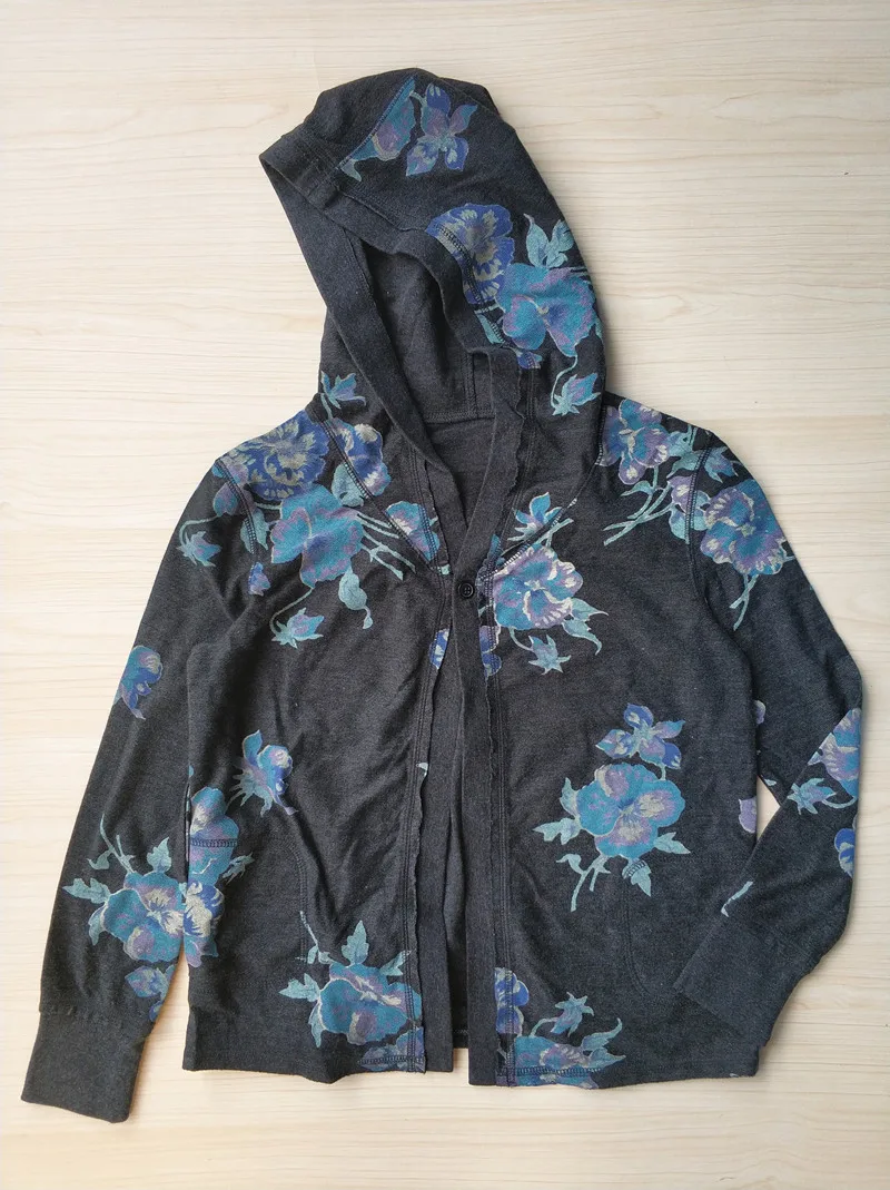Girl's Black Print One Button Wrap Hoodie Poncho USA Size 10 Year(Without Main Label and Size Label)
Girl's Black Print One Button Wrap Hoodie Poncho USA Size 10 Year(Without Main Label and Size Label)