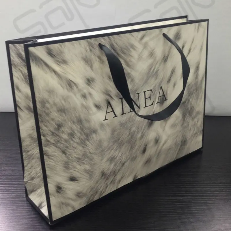 Customized Large Shopping Paper Bags for Gifts Retail Paper Bag Glossy Laminated Food Paper Bag (SAP-CPB005)
Customized Large Shopping Paper Bags for Gifts Retail Paper Bag Glossy Laminated Food Paper Bag (SAP-CPB005)