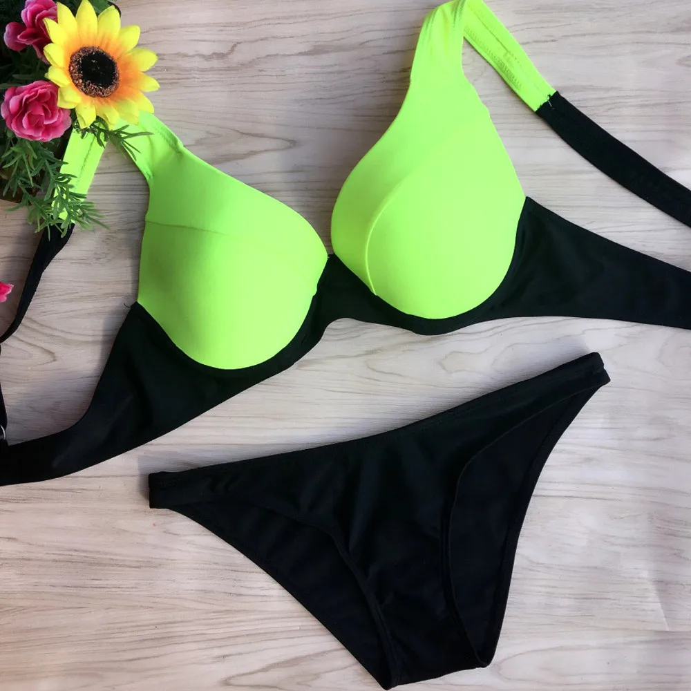 Women Two Piece Color Matching Bikini Set Hard Steel Ring Low Waist Swimsuit Push-Up Padded Bra Beach Halter Open Back Swimsuit
Women Two Piece Color Matching Bikini Set Hard Steel Ring Low Waist Swimsuit Push-Up Padded Bra Beach Halter Open Back Swimsuit
