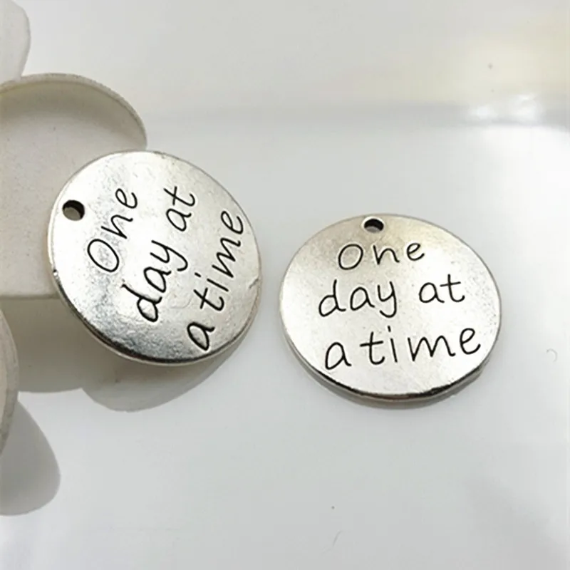 5pcs High quality antique silver Round Letters pendant jewelry Charm Metal Printed Word One day at a time 23mm Necklace Charms
5pcs High quality antique silver Round Letters pendant jewelry Charm Metal Printed Word One day at a time 23mm Necklace Charms