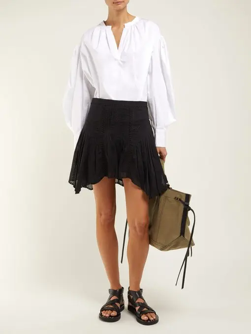 WOMAN White Akala skirt embroidered waistline pleated Asymmetric Short Cotton scalloped skirts lace trims Back zip
WOMAN White Akala skirt embroidered waistline pleated Asymmetric Short Cotton scalloped skirts lace trims Back zip