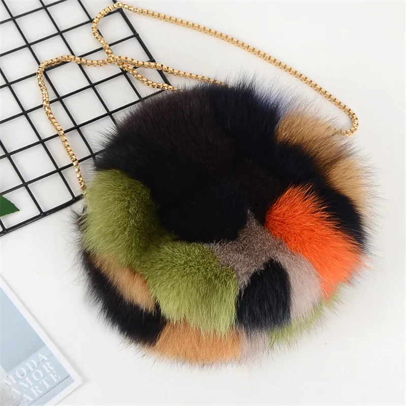 2019 New Hot Real Rex Rabbit Fur Round Bag Casual Shopping Bag Metal Strap Travel Bag Winter Fashion Ladies Bag.
2019 New Hot Real Rex Rabbit Fur Round Bag Casual Shopping Bag Metal Strap Travel Bag Winter Fashion Ladies Bag.