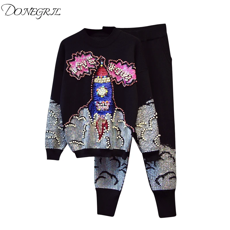 2018 autumn and winter new women's European station sequins beaded letters long-sleeved loose sweater casual pants suit
2018 autumn and winter new women's European station sequins beaded letters long-sleeved loose sweater casual pants suit