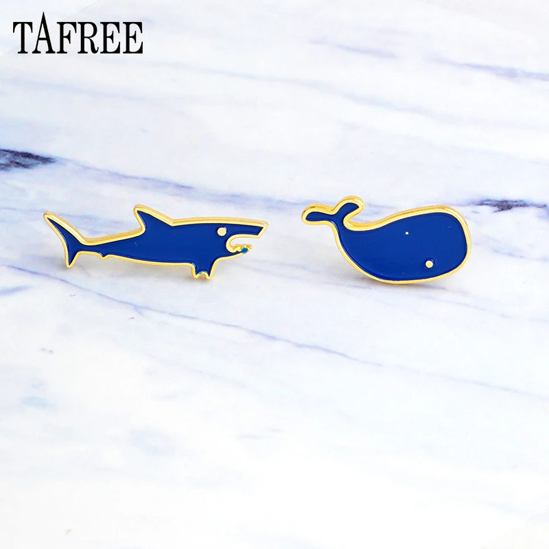 TAFREE 2018 new cute Shark Enamel Brooches Blue and Gold pin Japanese style Lapel Pins Fashion Badge Jewelry LP27
TAFREE 2018 new cute Shark Enamel Brooches Blue and Gold pin Japanese style Lapel Pins Fashion Badge Jewelry LP27