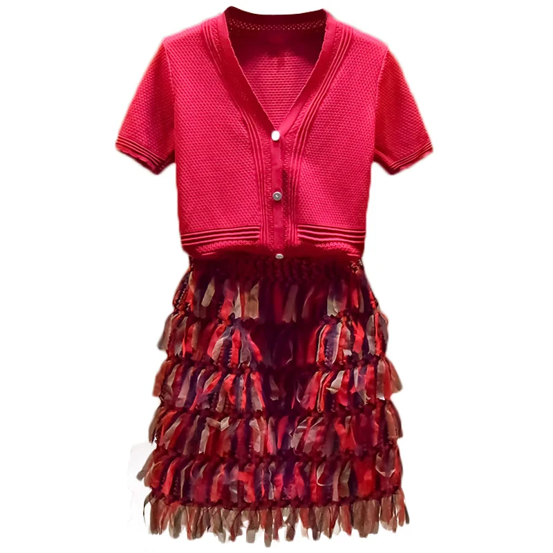 KENVY Brand fashion women's high-end luxury new V-neck knitted short sleeve + high waist tassels fluffy set two-piece
KENVY Brand fashion women's high-end luxury new V-neck knitted short sleeve + high waist tassels fluffy set two-piece