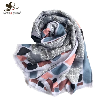 Marte&Joven Bohemian Style Printing Women Pashmina Shawls Fashion Female Spring Autumn Warm Polyester Scarves Stoles Bufanda
Marte&Joven Bohemian Style Printing Women Pashmina Shawls Fashion Female Spring Autumn Warm Polyester Scarves Stoles Bufanda