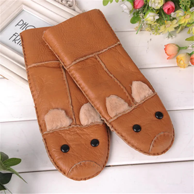 2019 Winter Gloves kids Fur leather Gloves Sheepskin Fur Thicken Mittens Children Leather Gloves Kawaii Gloves For Women
2019 Winter Gloves kids Fur leather Gloves Sheepskin Fur Thicken Mittens Children Leather Gloves Kawaii Gloves For Women