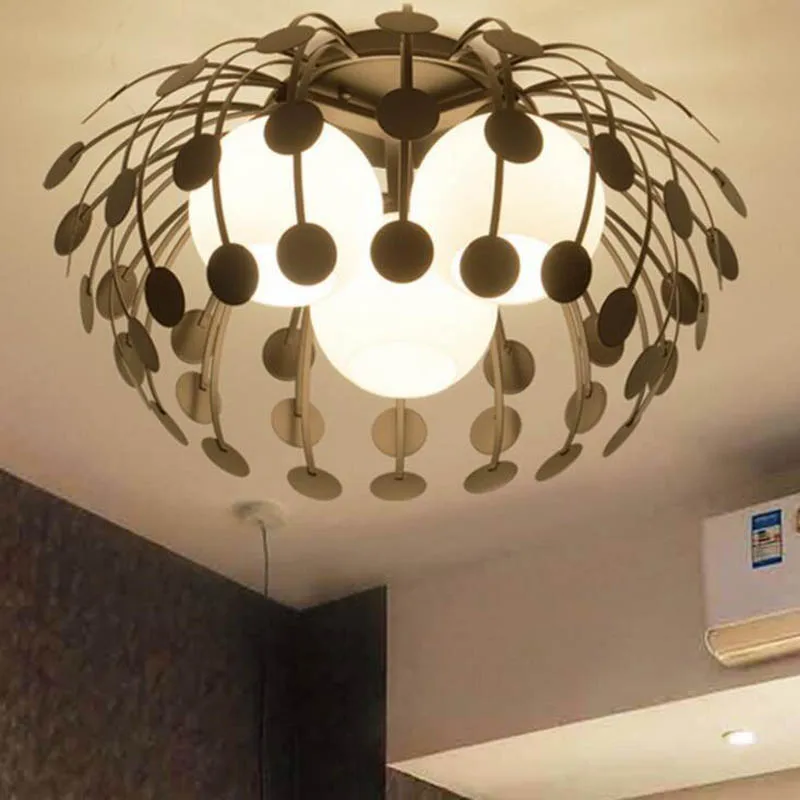 Living room round simple modern ceiling lamp Nordic creative personality light small apartment remote control led bedroom light
Living room round simple modern ceiling lamp Nordic creative personality light small apartment remote control led bedroom light