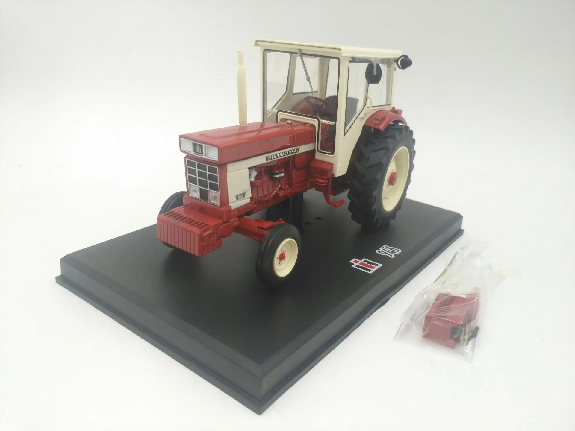 REP 1:32 REP 108 IH 946 Agricultural tractors alloy car toys for children kids Model gift model
REP 1:32 REP 108 IH 946 Agricultural tractors alloy car toys for children kids Model gift model