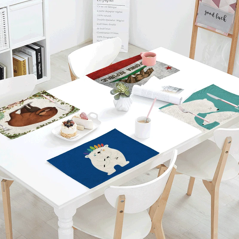 1Pcs 42*32cm Lovely Brown Bear Table Napkins Placemats Home Decor Polar Bear Penguin Linen Table Mats Coaster For Wedding Party
1Pcs 42*32cm Lovely Brown Bear Table Napkins Placemats Home Decor Polar Bear Penguin Linen Table Mats Coaster For Wedding Party