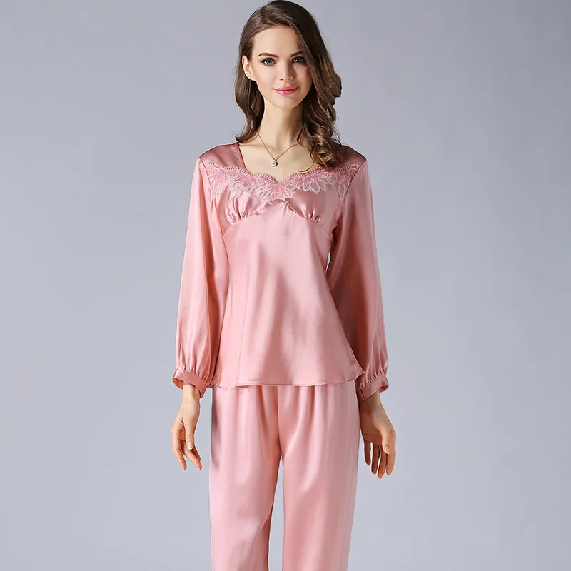 CEARPION New Women Pajama Set Long Sexy Lace Sleepwear Silk Natural Nightgown Elegant V-Neck Pajamas Suit Female Home Night Wear
CEARPION New Women Pajama Set Long Sexy Lace Sleepwear Silk Natural Nightgown Elegant V-Neck Pajamas Suit Female Home Night Wear