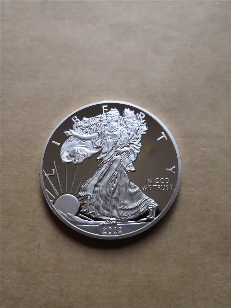 2019 2018 Statue of Liberty Commemorative Coin 1 oz Fine Silver One Dollar Coins Collectibles United States of America Coins
2019 2018 Statue of Liberty Commemorative Coin 1 oz Fine Silver One Dollar Coins Collectibles United States of America Coins