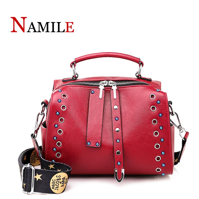 European and American fashion new rivets 3 color Boston handbag high quality soft luxury shoulder diagonal package
European and American fashion new rivets 3 color Boston handbag high quality soft luxury shoulder diagonal package