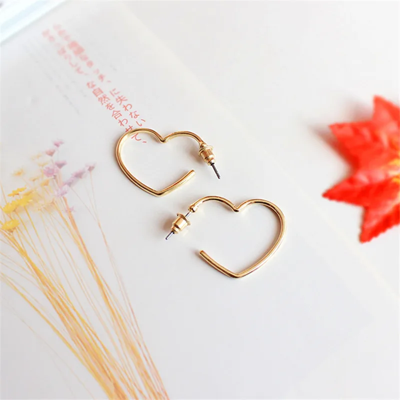 Эффектные золотые серьги с персиковым сердечком серьги|earrings fashion|peach earringsgold earing |