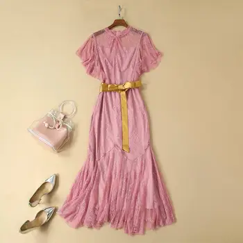 In the summer of 2020 the new round collar short sleeve pink bud silk waist long dress with a belt
In the summer of 2020 the new round collar short sleeve pink bud silk waist long dress with a belt