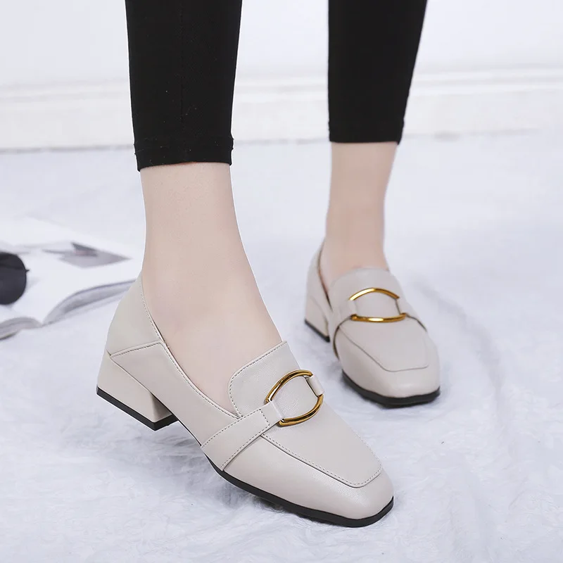 Spring and autumn new women's single shoes wild two wearing peas shoes women's shoes with Loafers.
Spring and autumn new women's single shoes wild two wearing peas shoes women's shoes with Loafers.