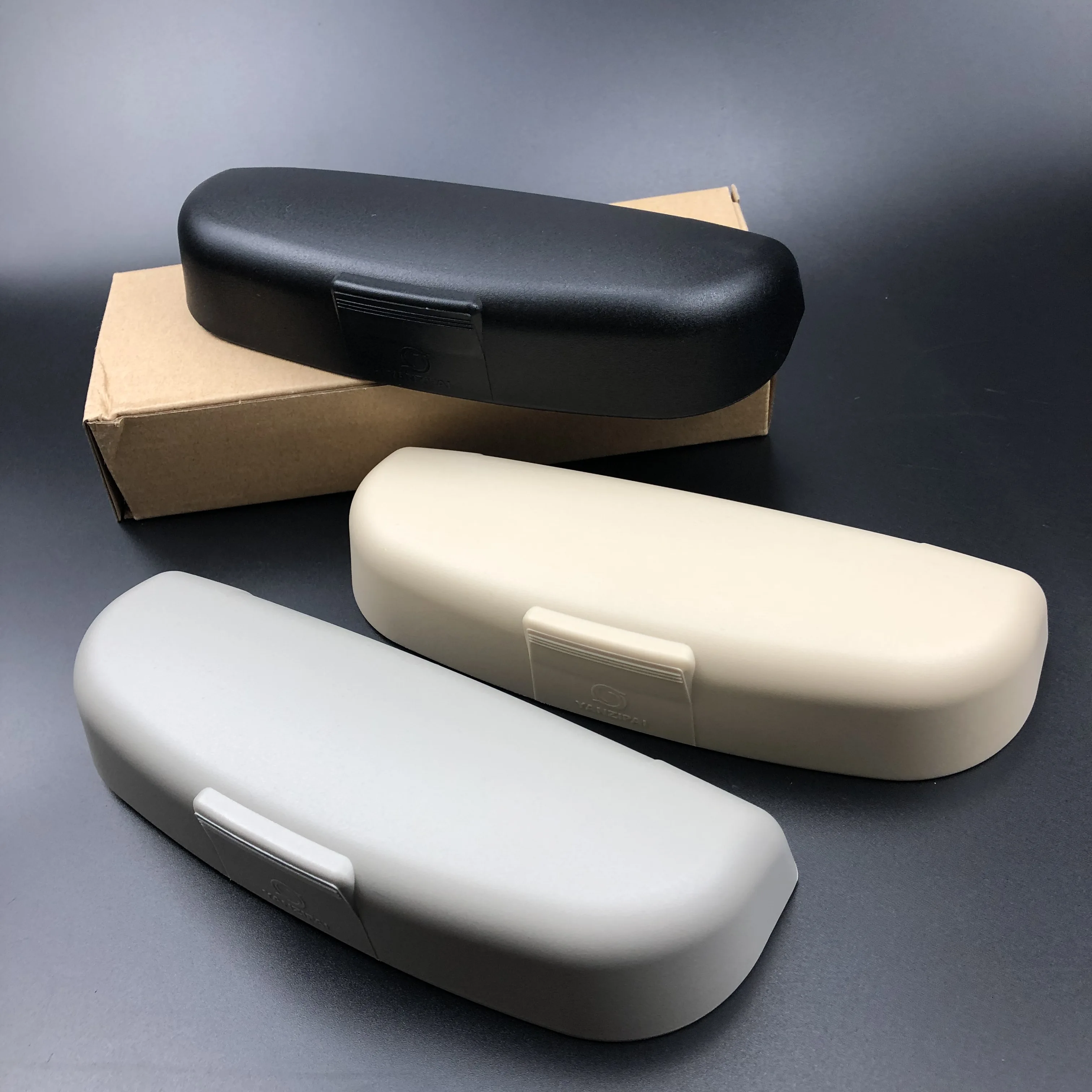 Car-Styling Glasses Box Case for Opel Zafira Astra VAUXHALL MOKKA Insignia Signum Vectra Antara Adam Karl Corsa GT X Grandland X
Car-Styling Glasses Box Case for Opel Zafira Astra VAUXHALL MOKKA Insignia Signum Vectra Antara Adam Karl Corsa GT X Grandland X