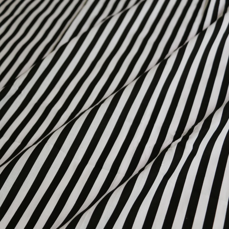 50cm*145cm black white stripe Cotton Poplin Fabric make summer dress skirt material
50cm*145cm black white stripe Cotton Poplin Fabric make summer dress skirt material
