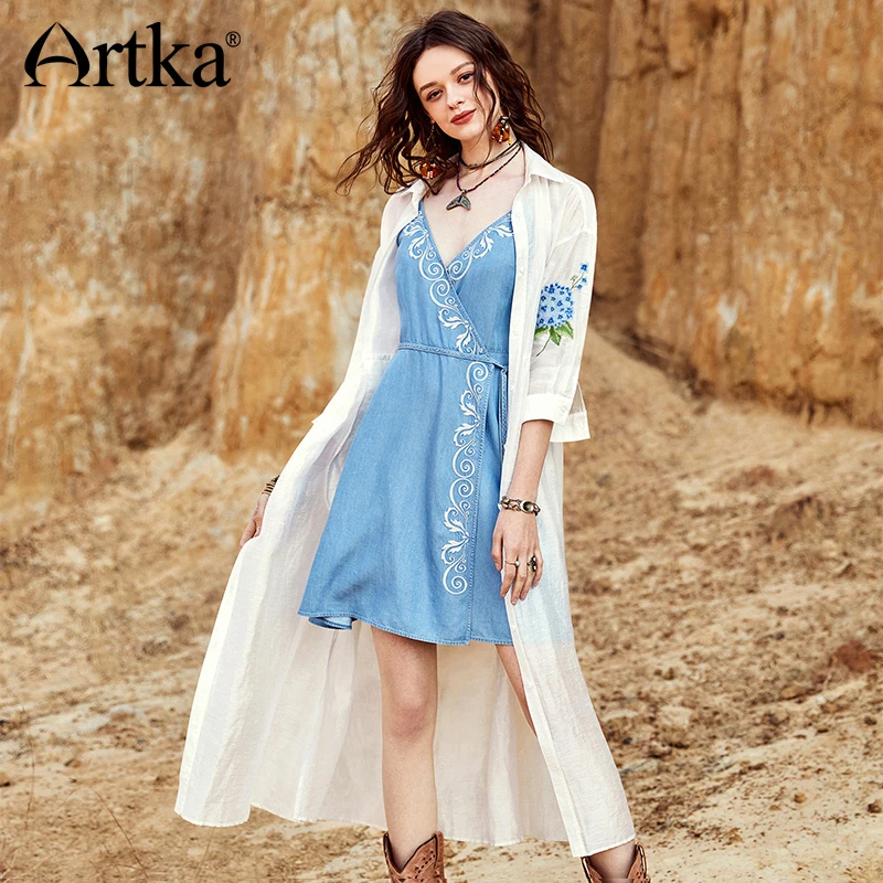 ARTKA Summer 2018 Women Bohemian Linen Floral Embroidery Split Turn-down Collar All-match Long Sun Protection Shirt WA10081X
ARTKA Summer 2018 Women Bohemian Linen Floral Embroidery Split Turn-down Collar All-match Long Sun Protection Shirt WA10081X