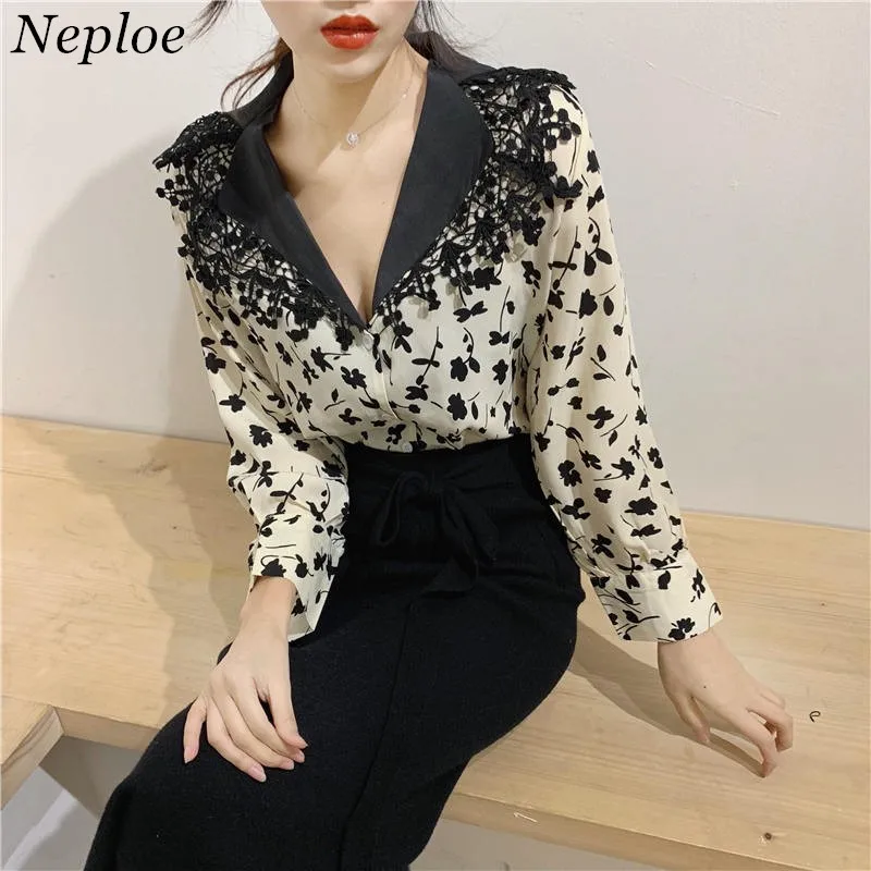 Neploe Vintage Floral Blouse Lace Patchwork V-neck Shirt 2019 New Long Sleeve Blusas Tops Korean Women Shirts Blouses 37966
Neploe Vintage Floral Blouse Lace Patchwork V-neck Shirt 2019 New Long Sleeve Blusas Tops Korean Women Shirts Blouses 37966