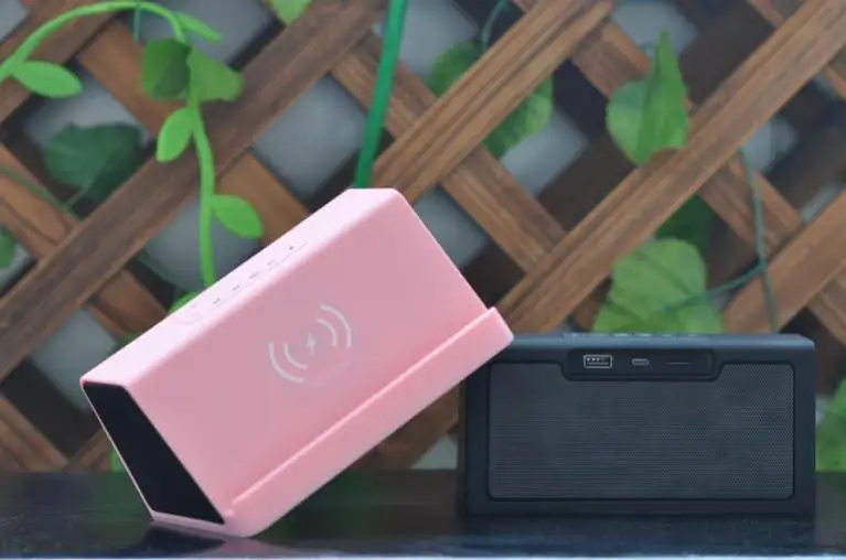 2018 new style Wireless charging bluetooth speaker multi-function speaker with wireless charging coil
2018 new style Wireless charging bluetooth speaker multi-function speaker with wireless charging coil