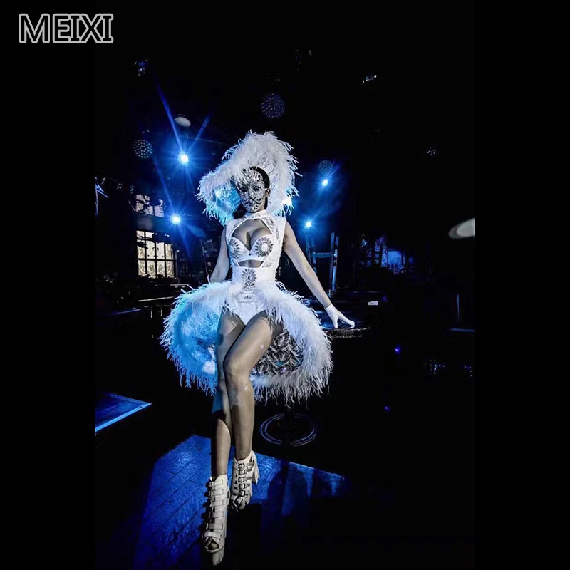 Christmas carnival snow queen lace feather rhinestone suit bar party concert singer dancer costumes
Christmas carnival snow queen lace feather rhinestone suit bar party concert singer dancer costumes