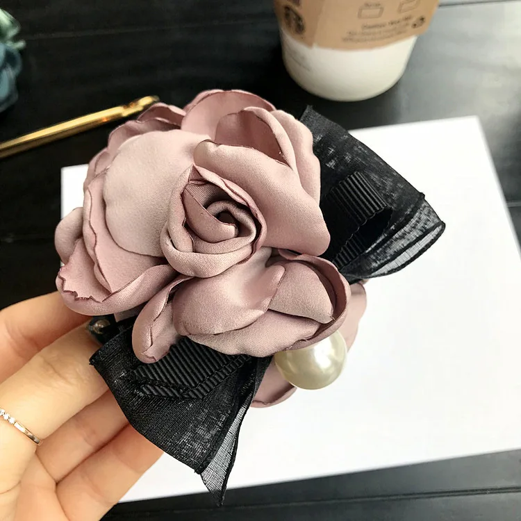 High-end Cute Fabric Flower Lace Bow Brooches Handmade Corsage Brooch Lapel Pin for Women Shirt Jewelry Luxury Women Accessories
High-end Cute Fabric Flower Lace Bow Brooches Handmade Corsage Brooch Lapel Pin for Women Shirt Jewelry Luxury Women Accessories