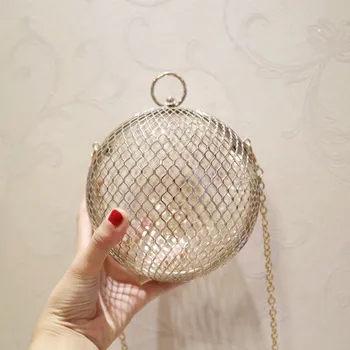 Fashion Hollow Out Design Round Shaped Women Clutch Bag Gold Alloy Ladies Chain Shoulder Evening lutches Chain Bags Luxury
Fashion Hollow Out Design Round Shaped Women Clutch Bag Gold Alloy Ladies Chain Shoulder Evening lutches Chain Bags Luxury