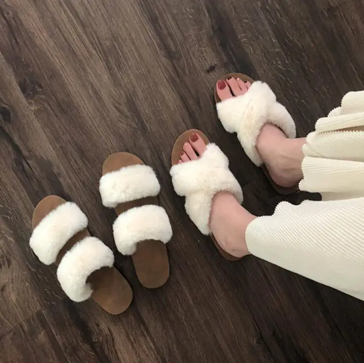 Thick bottom non-slip crystal flip flop new fashion women beach shoes outdoor bright diamond fashion wild girls durable slippers
Thick bottom non-slip crystal flip flop new fashion women beach shoes outdoor bright diamond fashion wild girls durable slippers