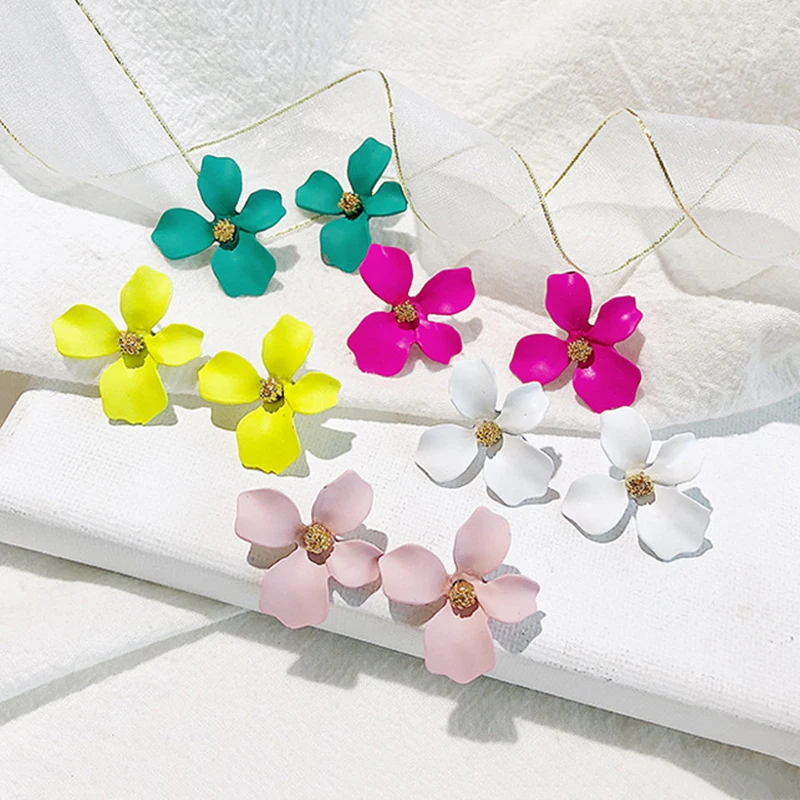 MISANANRYNE Fashion Design sweet earrings jewelry spray paint effect stud earrings flower Statement earring for Women
MISANANRYNE Fashion Design sweet earrings jewelry spray paint effect stud earrings flower Statement earring for Women