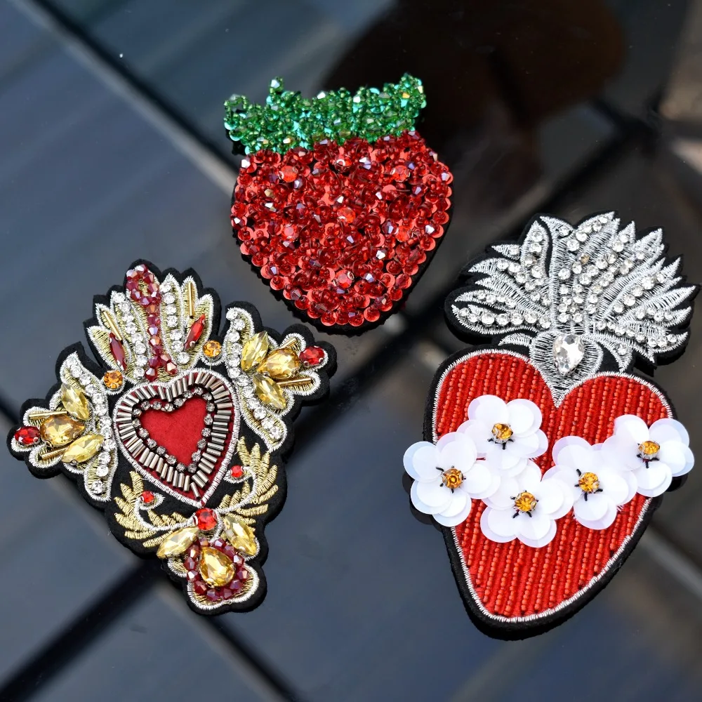 3D Handmade beaded strawberry medal Patches for clothing DIY sew on sequin rhinestone parches Beaded applique parches
3D Handmade beaded strawberry medal Patches for clothing DIY sew on sequin rhinestone parches Beaded applique parches