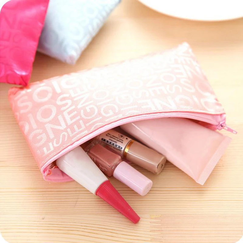 Women Cosmetic Bag Portable Letter Makeup Bags Pouch Cute Multifunction Beauty Zipper Travel Toiletry Organizer Holder necessari
Women Cosmetic Bag Portable Letter Makeup Bags Pouch Cute Multifunction Beauty Zipper Travel Toiletry Organizer Holder necessari