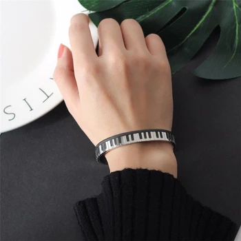 2018 New Fashion Piano Music Cuff Bracelets Bangles Stainless Steel Silver With Black Color Piano Keys Men Bracelet Male Jewelry
2018 New Fashion Piano Music Cuff Bracelets Bangles Stainless Steel Silver With Black Color Piano Keys Men Bracelet Male Jewelry