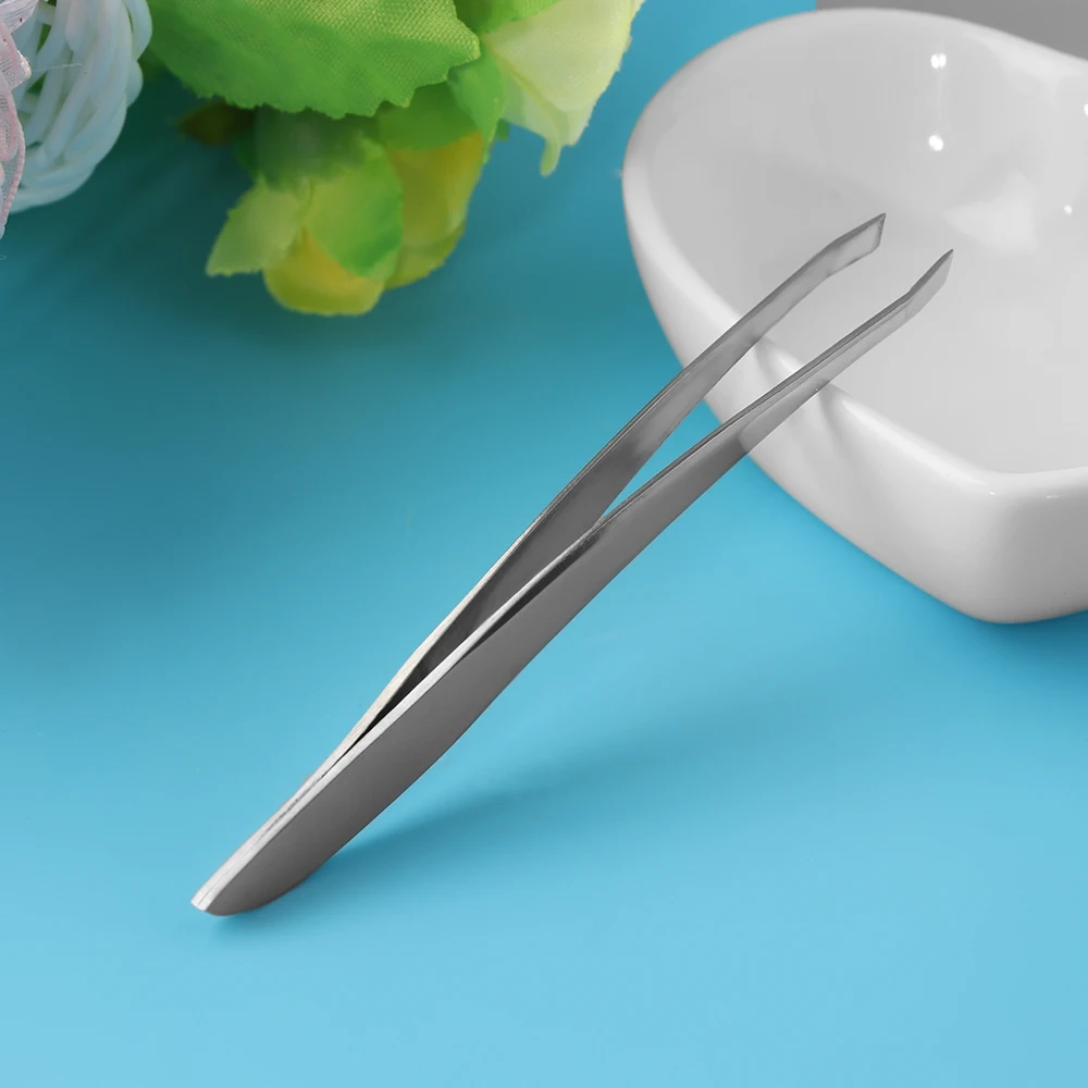 Professioanl Slanted Eyebrow Tweezers Face Hair Removal Clip Cosmetics Silver Color Beauty Makeup Tool
Professioanl Slanted Eyebrow Tweezers Face Hair Removal Clip Cosmetics Silver Color Beauty Makeup Tool