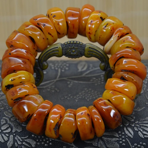 The Baltic old wax hand chain buddhist beads with the shape amber bracelet free delivery.
The Baltic old wax hand chain buddhist beads with the shape amber bracelet free delivery.