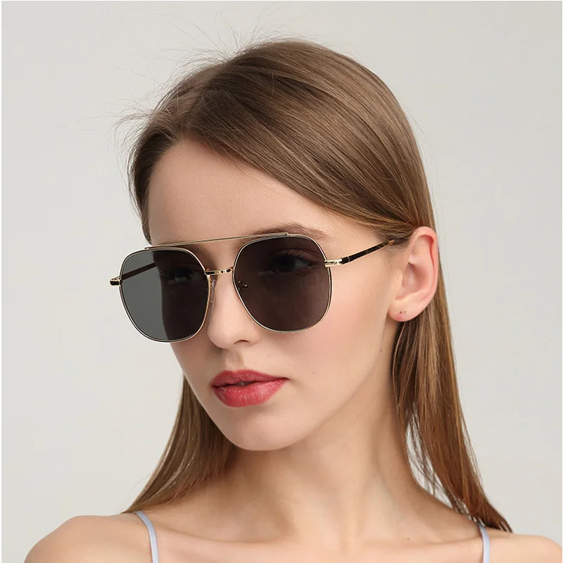 Fashion sunglasses double beam marine film sunglasses street shooting decorative glasses Korean version of metal sunglasse
Fashion sunglasses double beam marine film sunglasses street shooting decorative glasses Korean version of metal sunglasse
