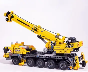 

665PCS Science and Technology Machinery Group Mobile Crane Boy Assembling Building Block Toy Model