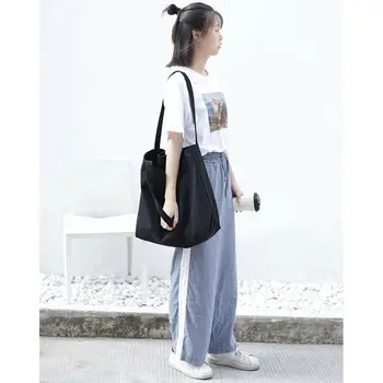 Top Quality Women Casual Canvas Fashion Messenger Shopper Handbag Lady Shoulder Bag Totes Purse 
Top Quality Women Casual Canvas Fashion Messenger Shopper Handbag Lady Shoulder Bag Totes Purse