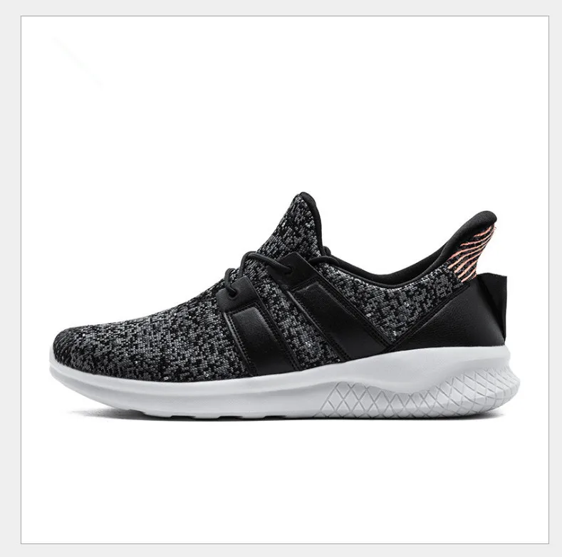 Iverson male sports shoes men spring 2019 fashion trend new wear-resistant anti-skid mesh running shoes
Iverson male sports shoes men spring 2019 fashion trend new wear-resistant anti-skid mesh running shoes