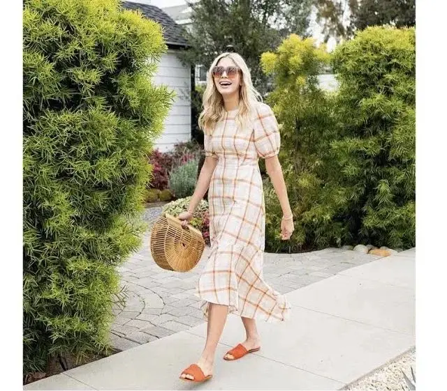 Women Dress 2019 Spring Summer New Plaid Puff Sleeve Short Sleeve Fishtail Dress
Women Dress 2019 Spring Summer New Plaid Puff Sleeve Short Sleeve Fishtail Dress